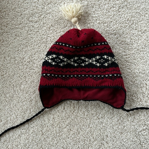 Cold Hollow Knitting XL Winter Hat with Ear Flaps - Picture 4 of 6